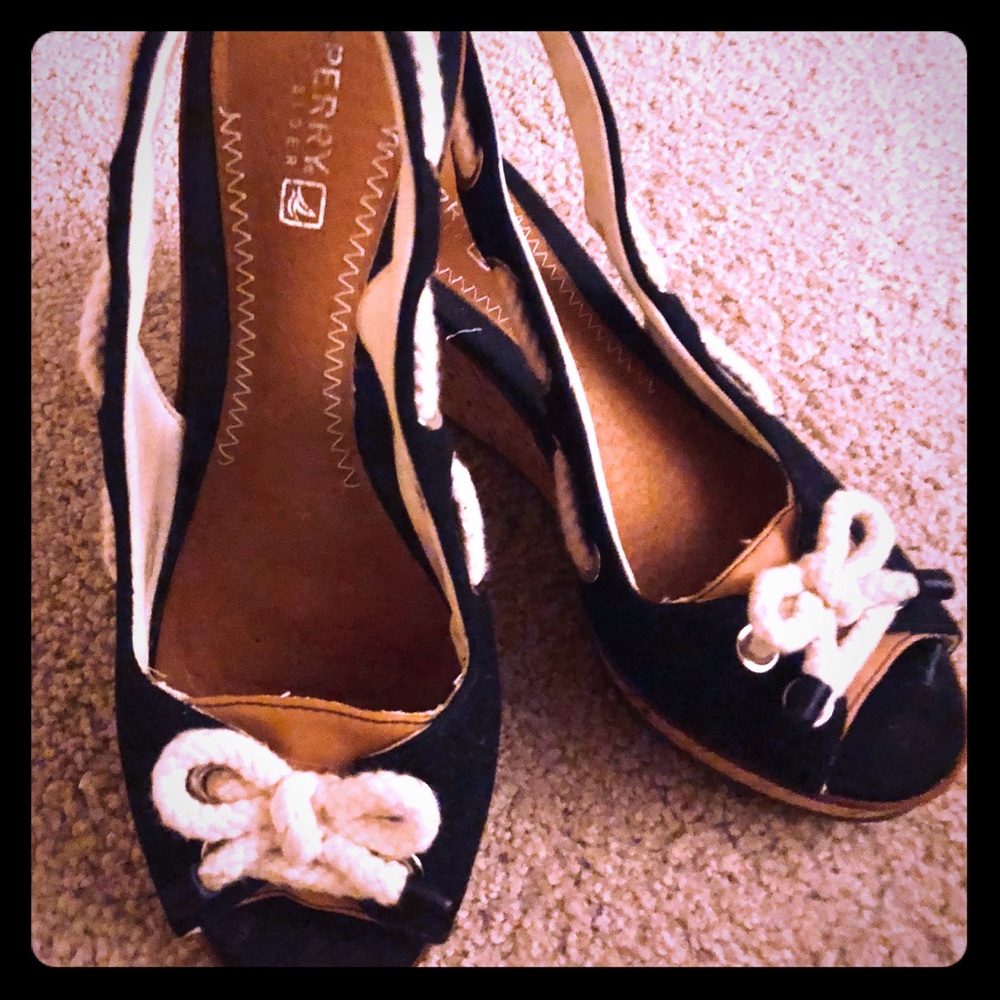 SPERRY nautical wedges•size8•navy w/ tan leather